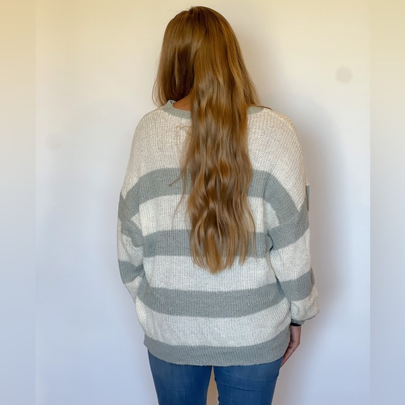 Adorable trendy lightweight striped sweater - Picture 2 of 4